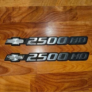 CHEVROLET CHEVY SILVERADO 2500 HD 2500HD EMBLEM BADGE DECAL OEM USED PAIR